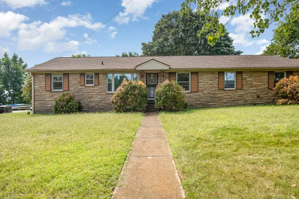 $2,200 | 2610 Carter Avenue, Unit B, Nashville, TN 37206