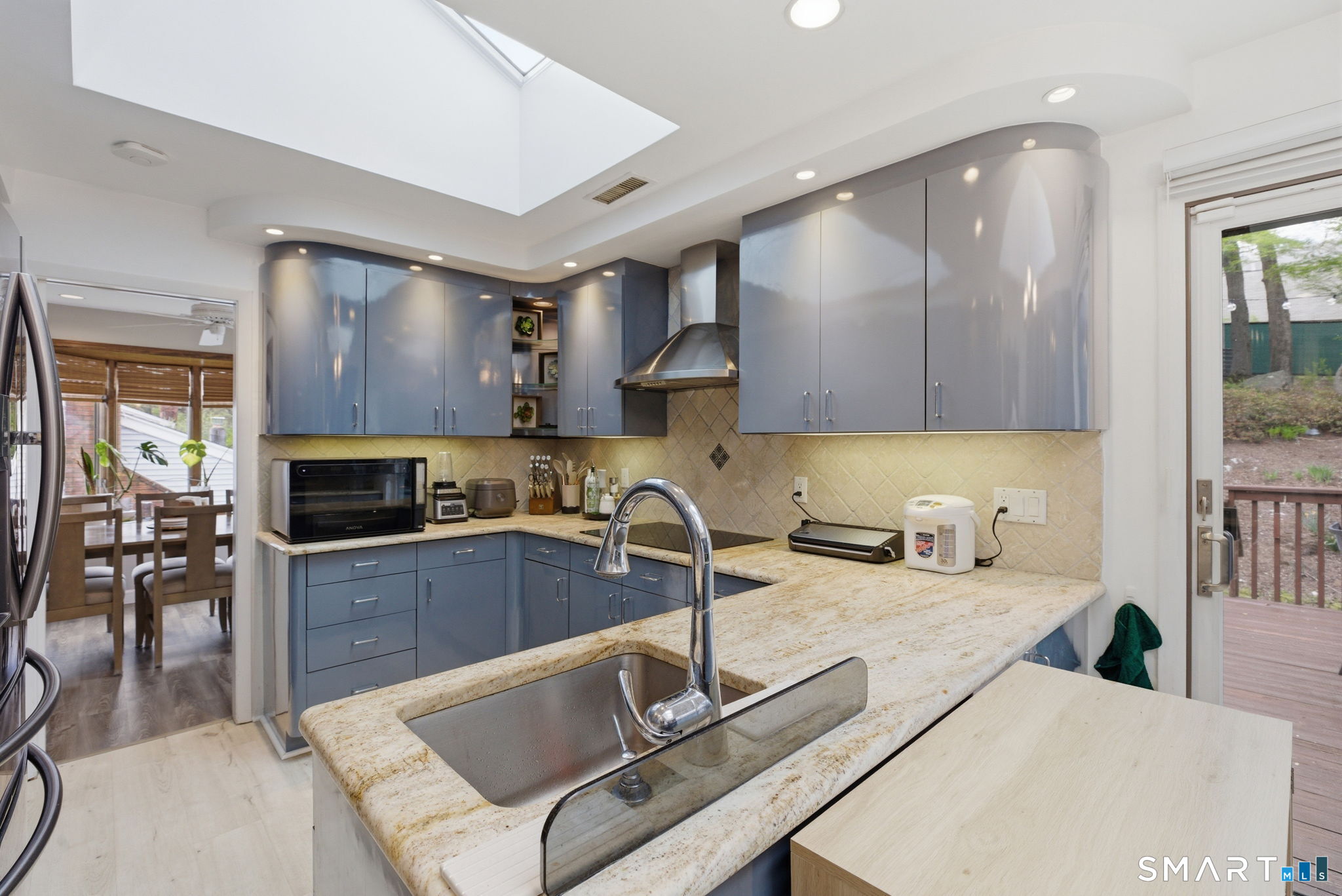 53 Dagmar Road Stamford, CT 06905 - Photo 15 of 40