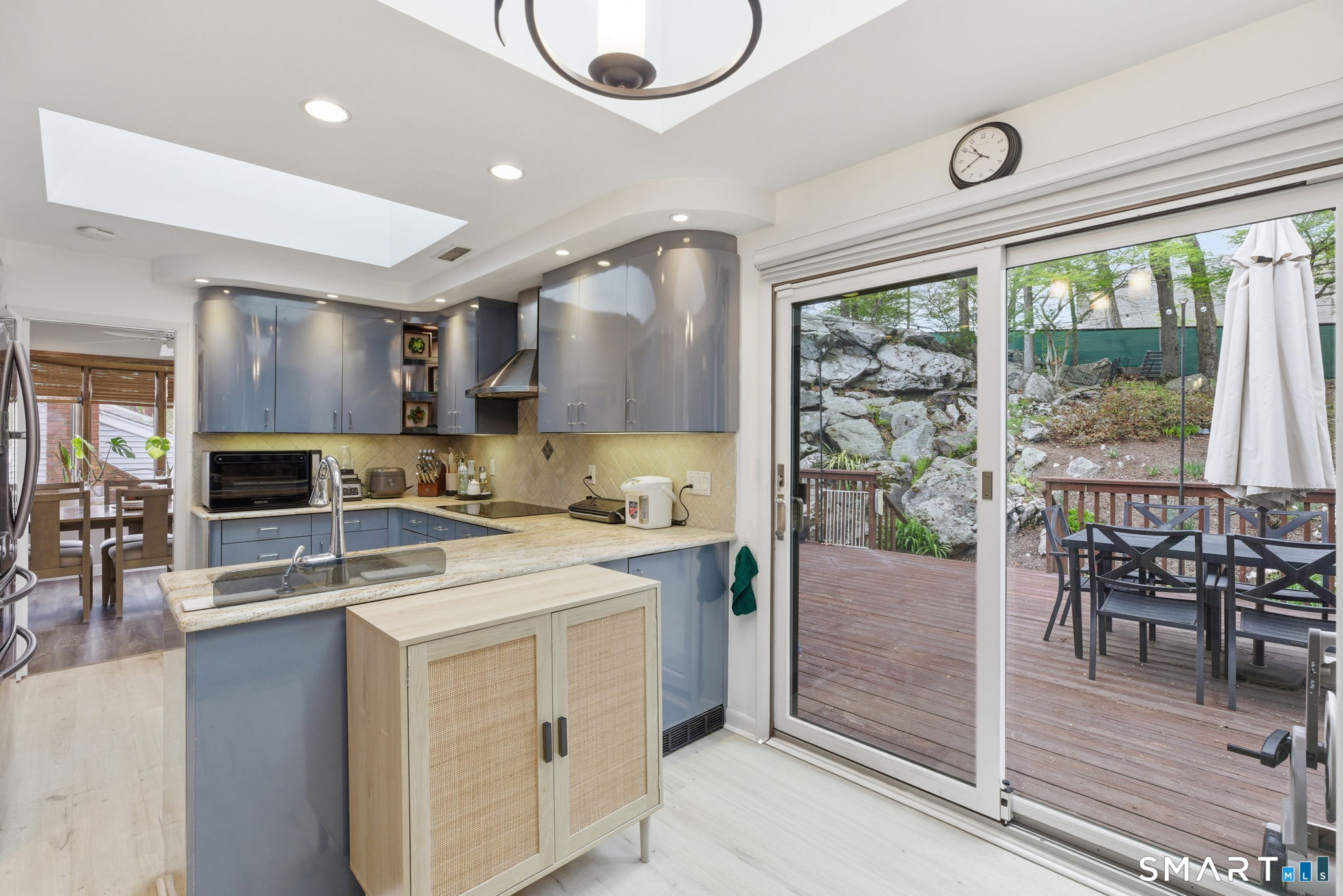 53 Dagmar Road Stamford, CT 06905 - Photo 17 of 40