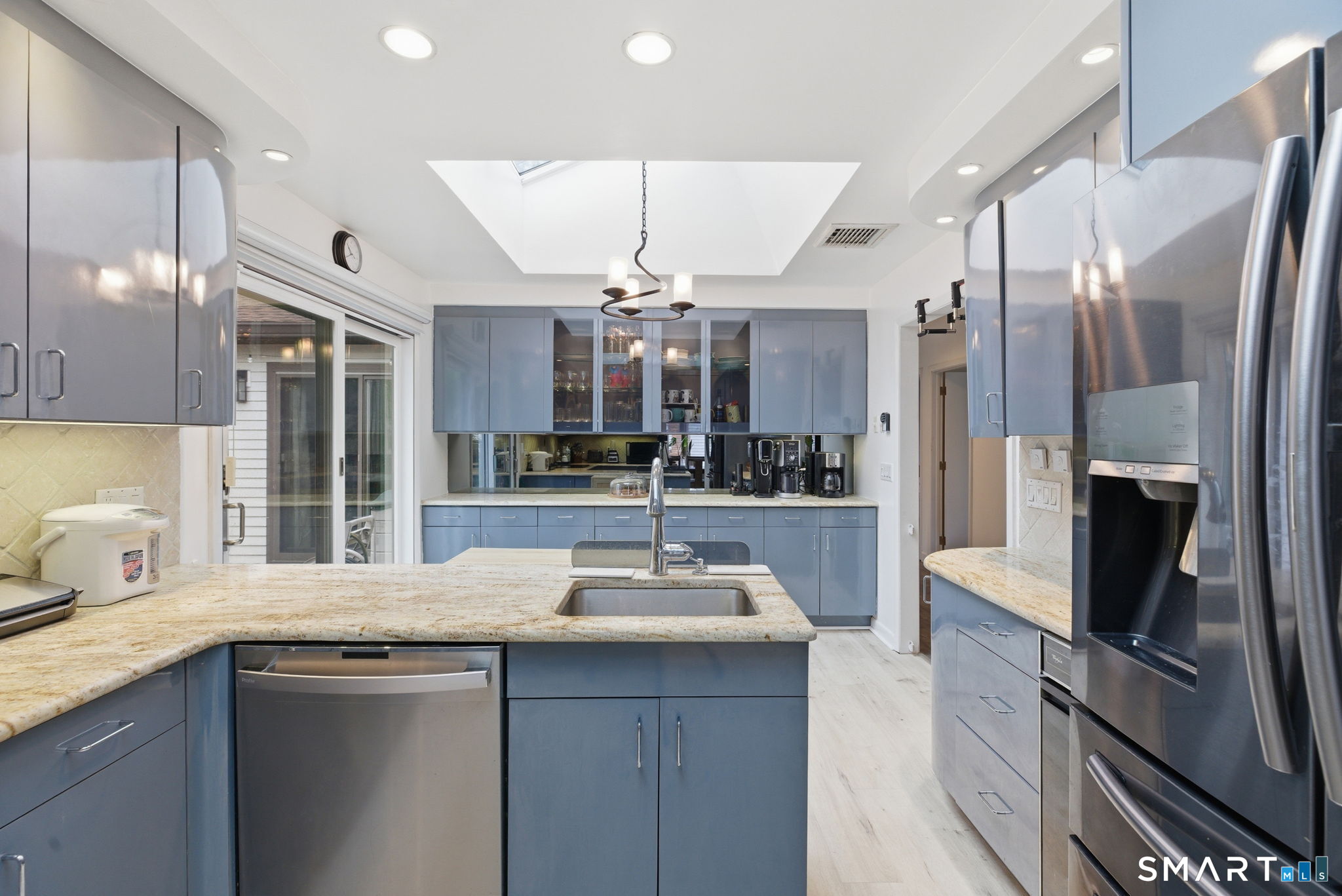53 Dagmar Road Stamford, CT 06905 - Photo 18 of 40