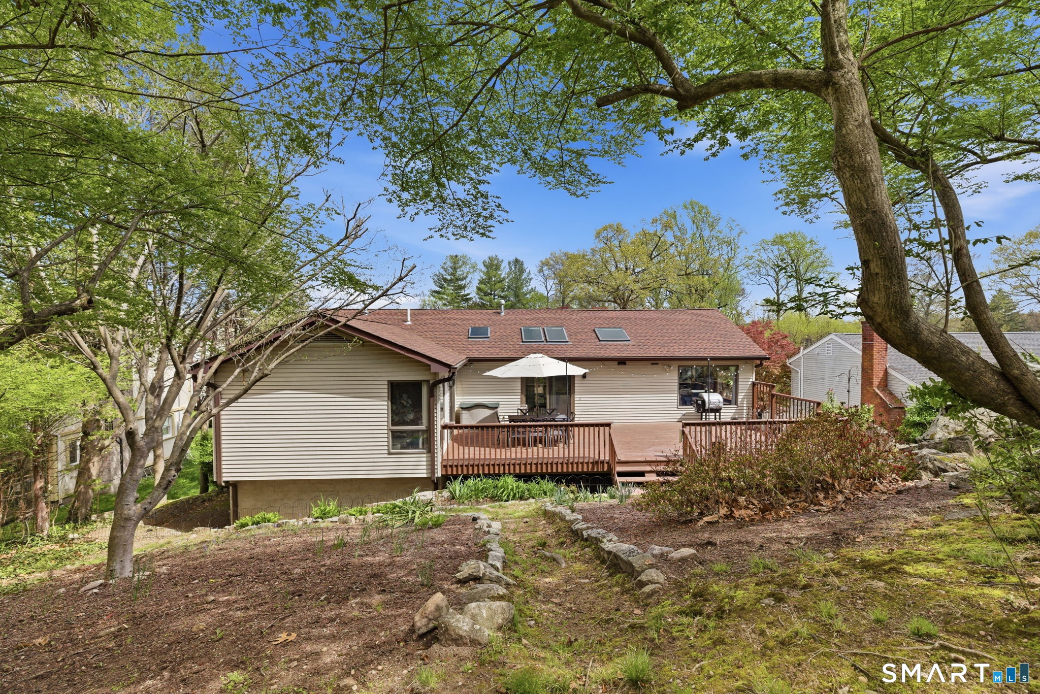 53 Dagmar Road Stamford, CT 06905 - Photo 6 of 40