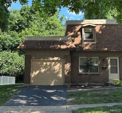 $190,000 | 11824 Sologne Court, Maryland Heights, MO 63043