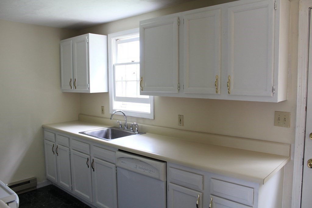 14 Plantation Road, Unit 14 Oxford, MA 01540 - Photo 9 of 28 Gallery Image 9