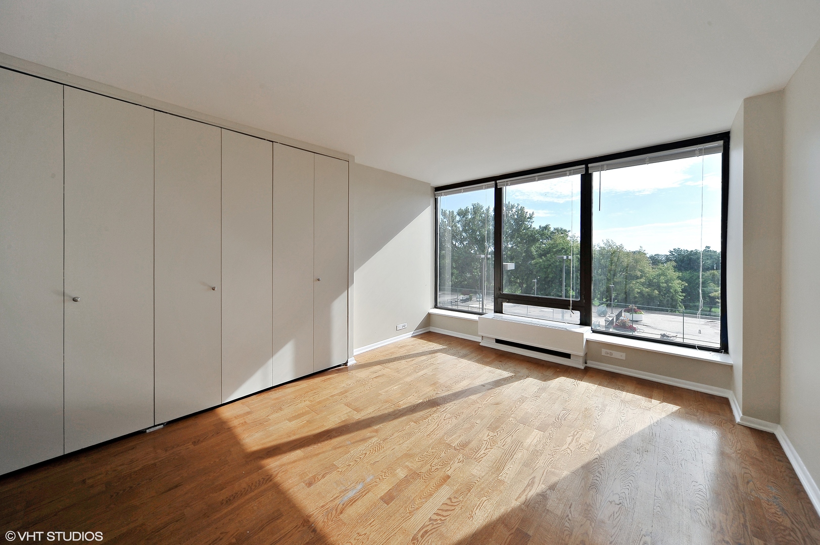 5445 North Sheridan Road, Unit 510 Chicago, IL 60640 - Photo 9 of 14