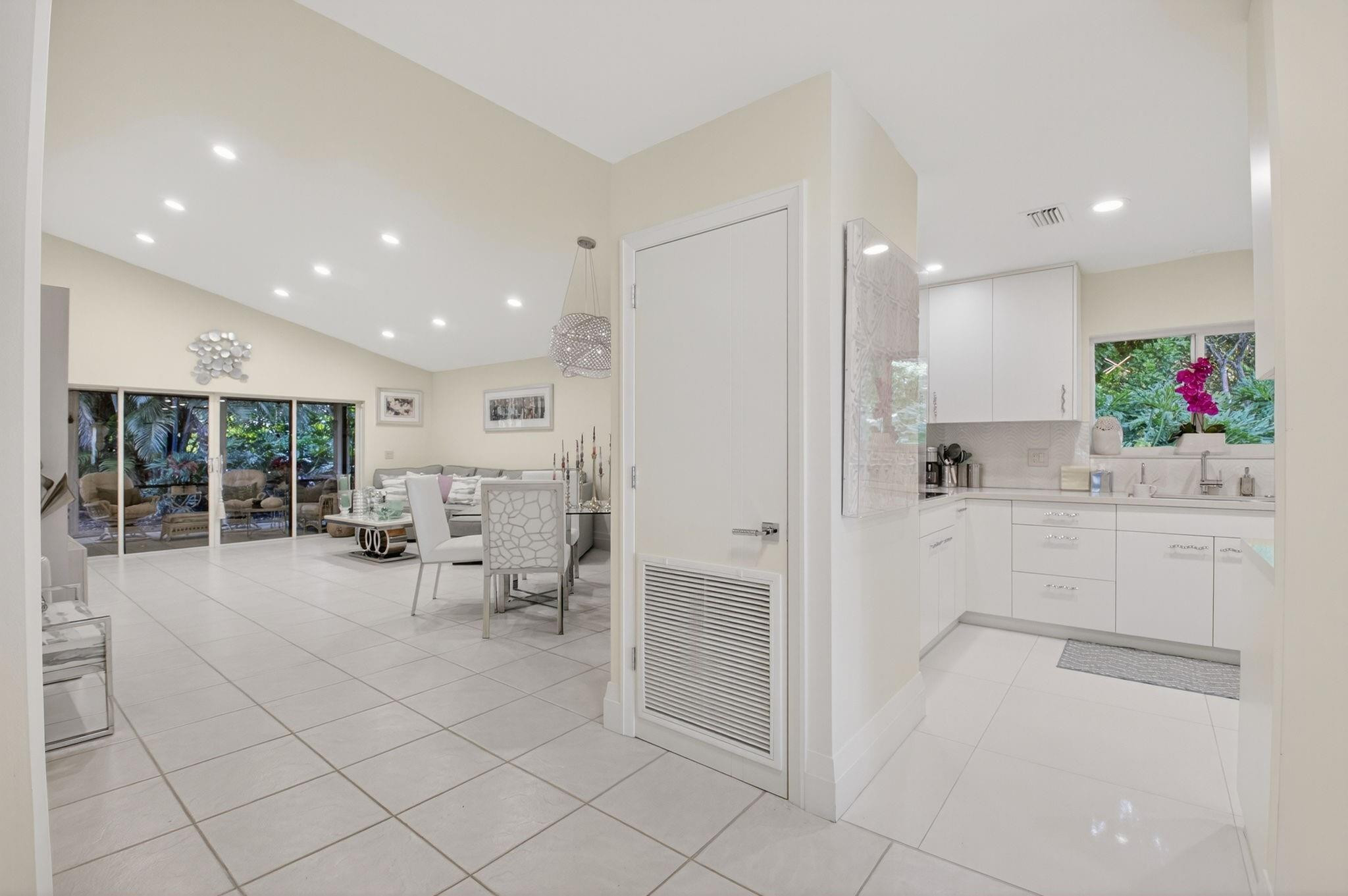 19452 Waters Reach Lane, Unit 305 Boca Raton, FL 33434 - Photo 10 of 77 Photo 10