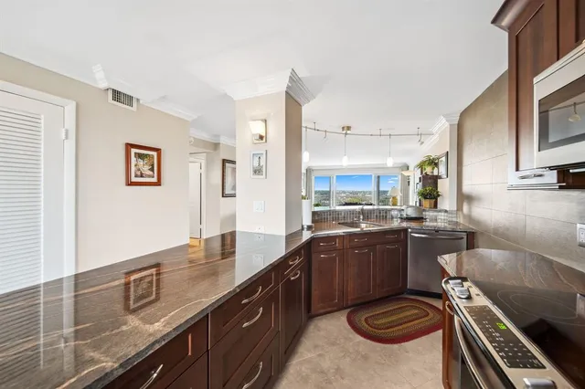 $450,000 | 2611 North Riverside Drive, Unit 1106, Pompano Beach, FL 33062