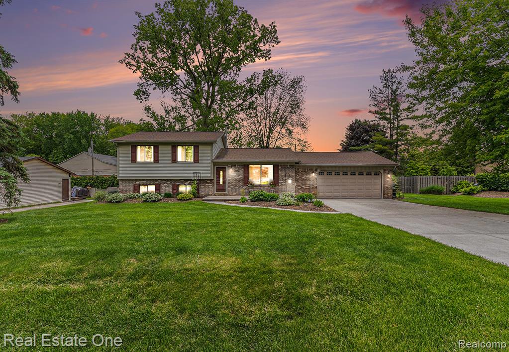 3714 Donley Avenue Rochester Hills, MI 48309 - Photo 1 of 24