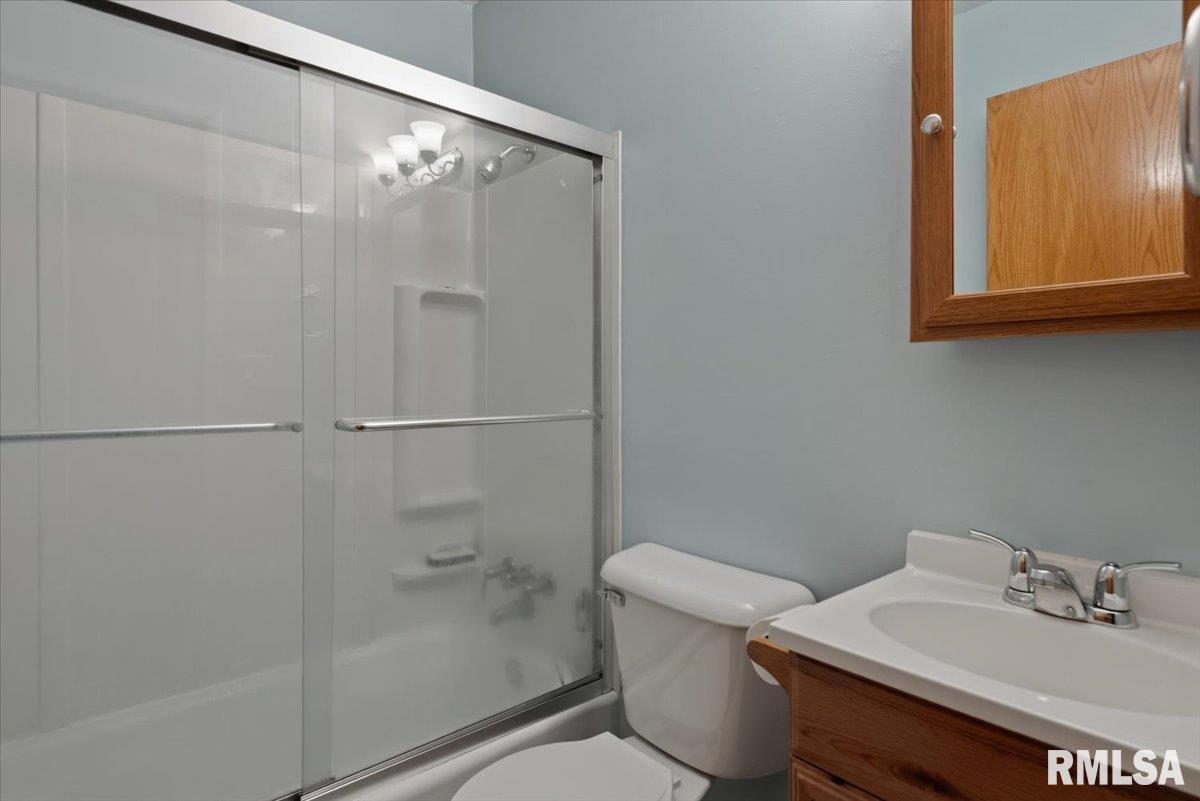 2425 Stokebridge Road Springfield, IL 62702 - Photo 12 of 34 Gallery Image 12