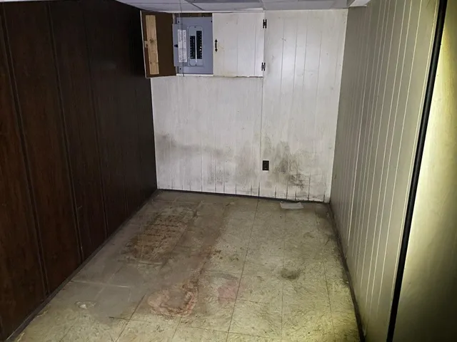 $97,000 | 10516 South King Drive, Chicago, IL 60628