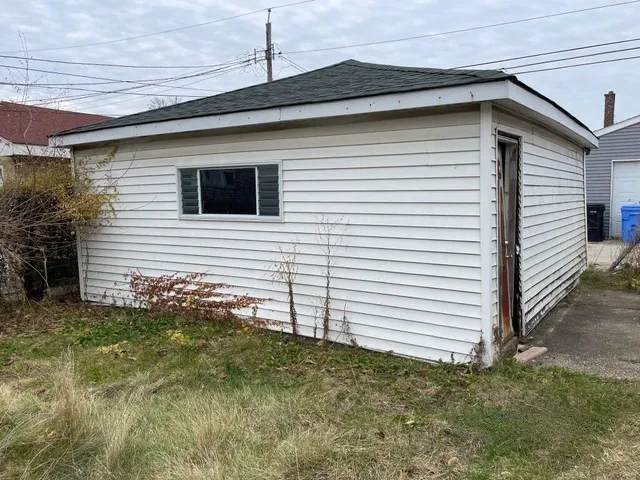 $97,000 | 10516 South King Drive, Chicago, IL 60628