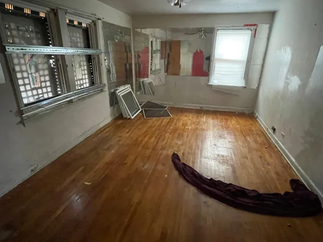 $97,000 | 10516 South King Drive, Chicago, IL 60628