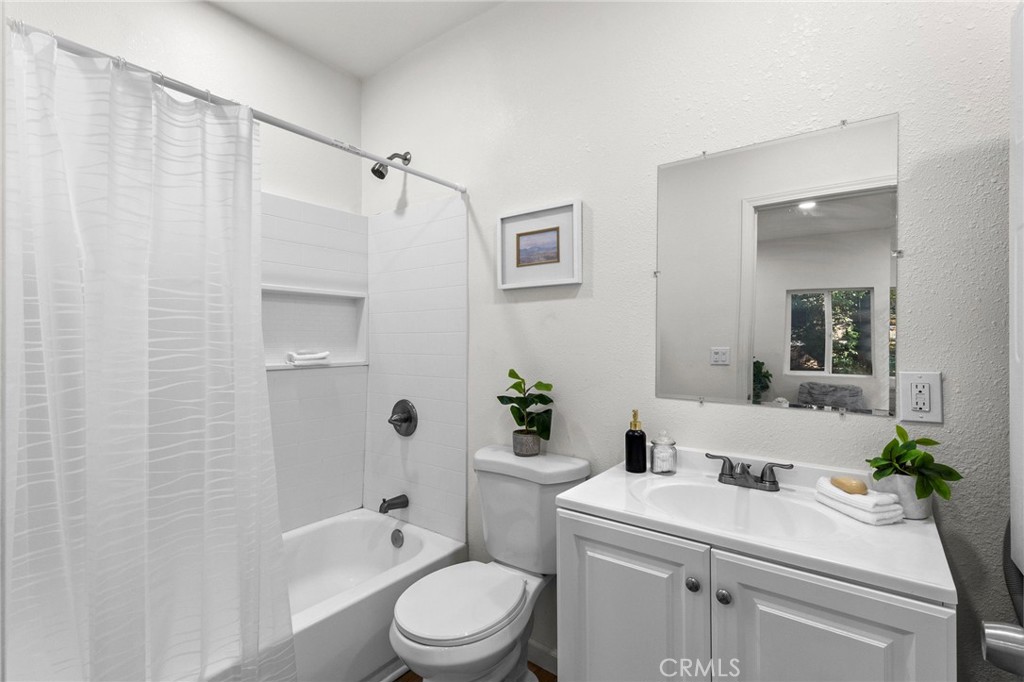 3058 Flanders Road Riverside, CA 92507 - Photo 8 of 50