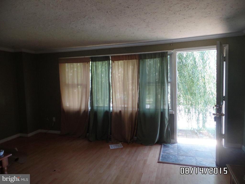 8023 Lansdale Road Baltimore, MD 21224 - Photo 3 of 20 Interior (General)