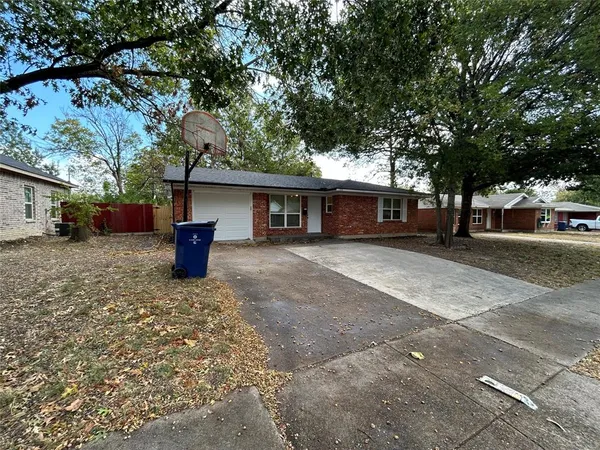 $1,799 | 1306 Hillcrest Drive, Garland, TX 75040