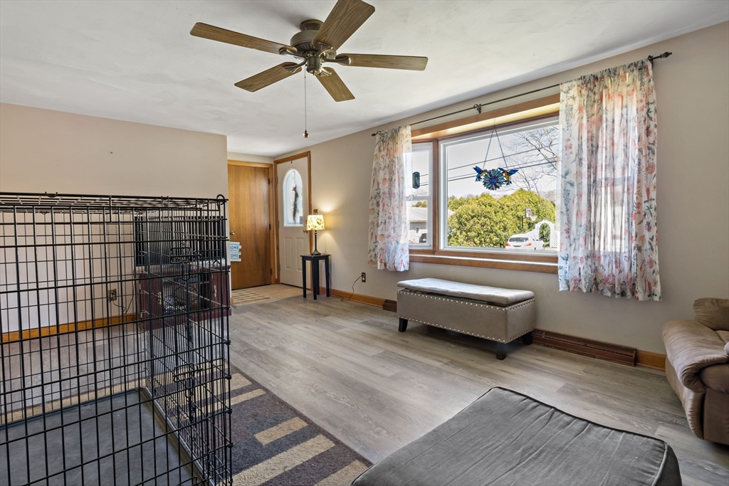 33 Fawn Road Somerset, MA 02726 - Photo 8 of 21 Gallery Image 8