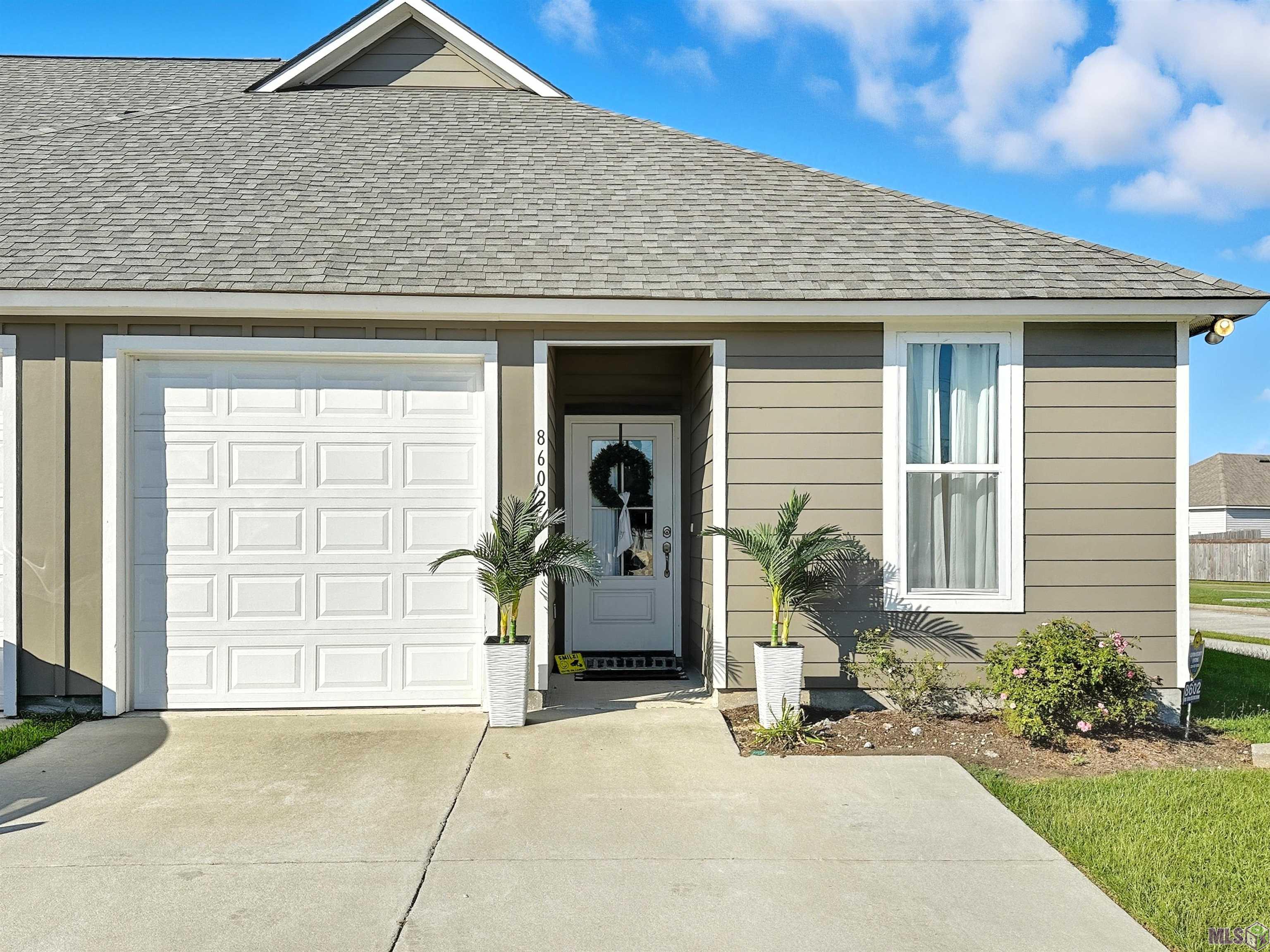 8602 Edgewater Drive Baton Rouge, LA 70820 - Photo 1 of 20