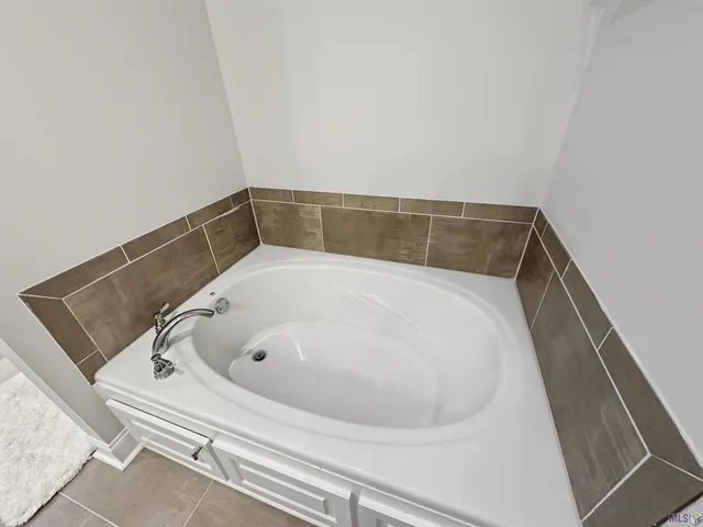 $239,900 | 8602 Edgewater Drive, Baton Rouge, LA 70820