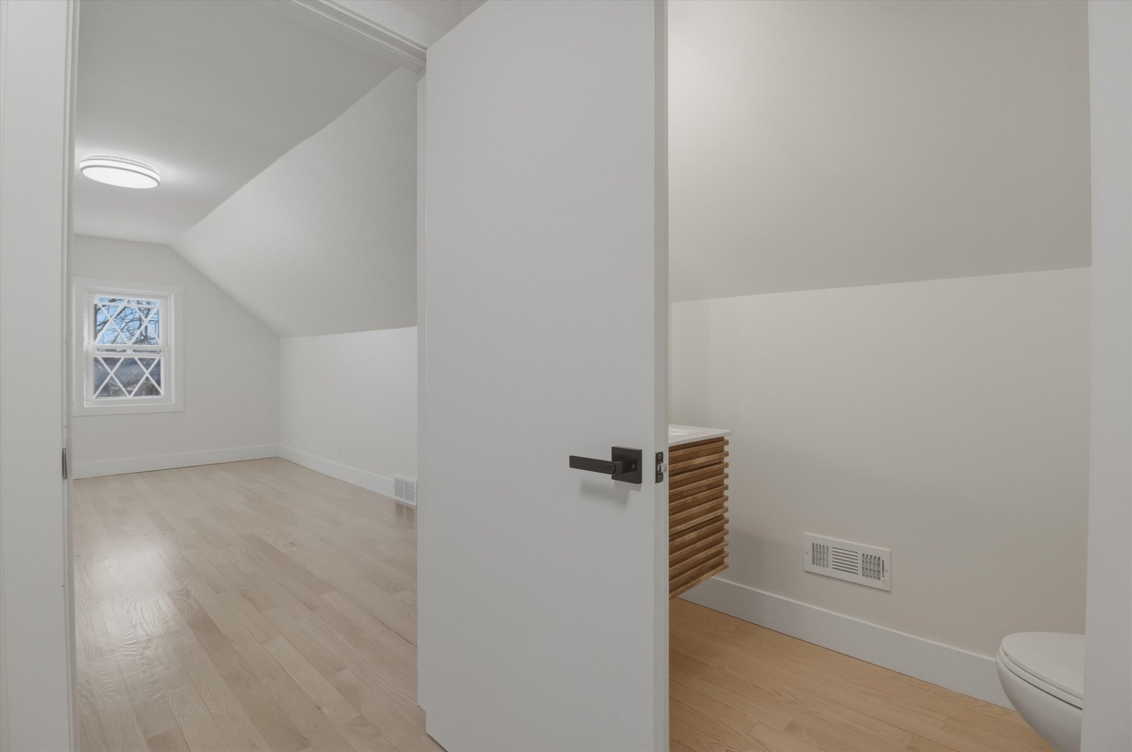 7230 South Avers Avenue Chicago, IL 60629 - Photo 22 of 44 a view of an empty room