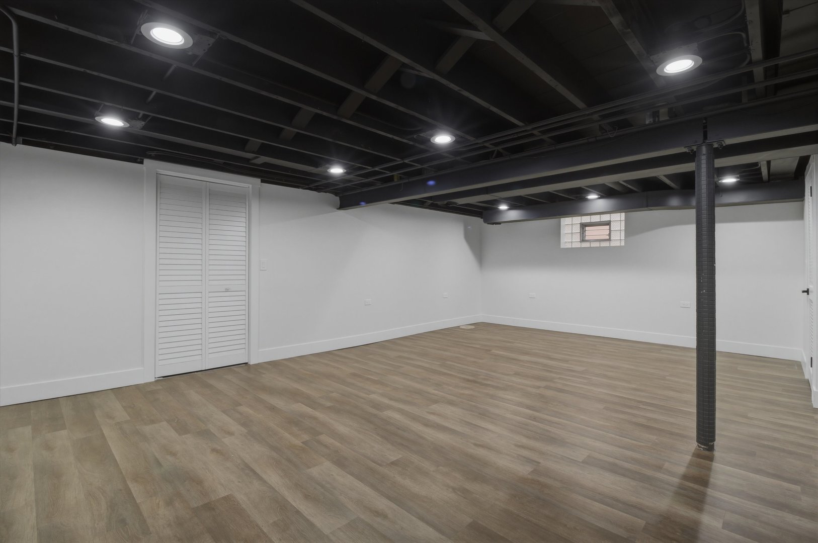 7230 South Avers Avenue Chicago, IL 60629 - Photo 30 of 44 a view of empty room