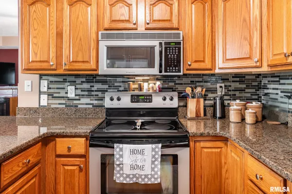$329,000 | 105 North Dent Street, Carterville, IL 62918