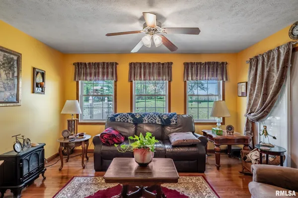 $329,000 | 105 North Dent Street, Carterville, IL 62918