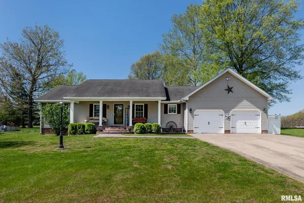 $329,000 | 105 North Dent Street, Carterville, IL 62918
