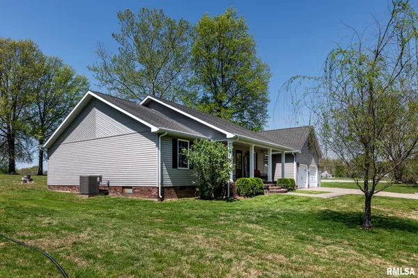 $329,000 | 105 North Dent Street, Carterville, IL 62918