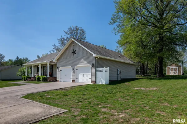 $329,000 | 105 North Dent Street, Carterville, IL 62918