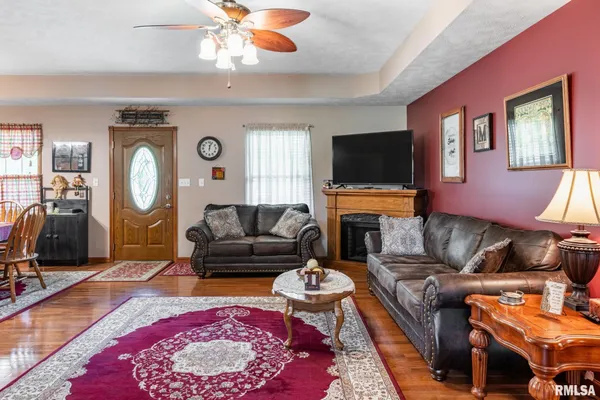 $329,000 | 105 North Dent Street, Carterville, IL 62918