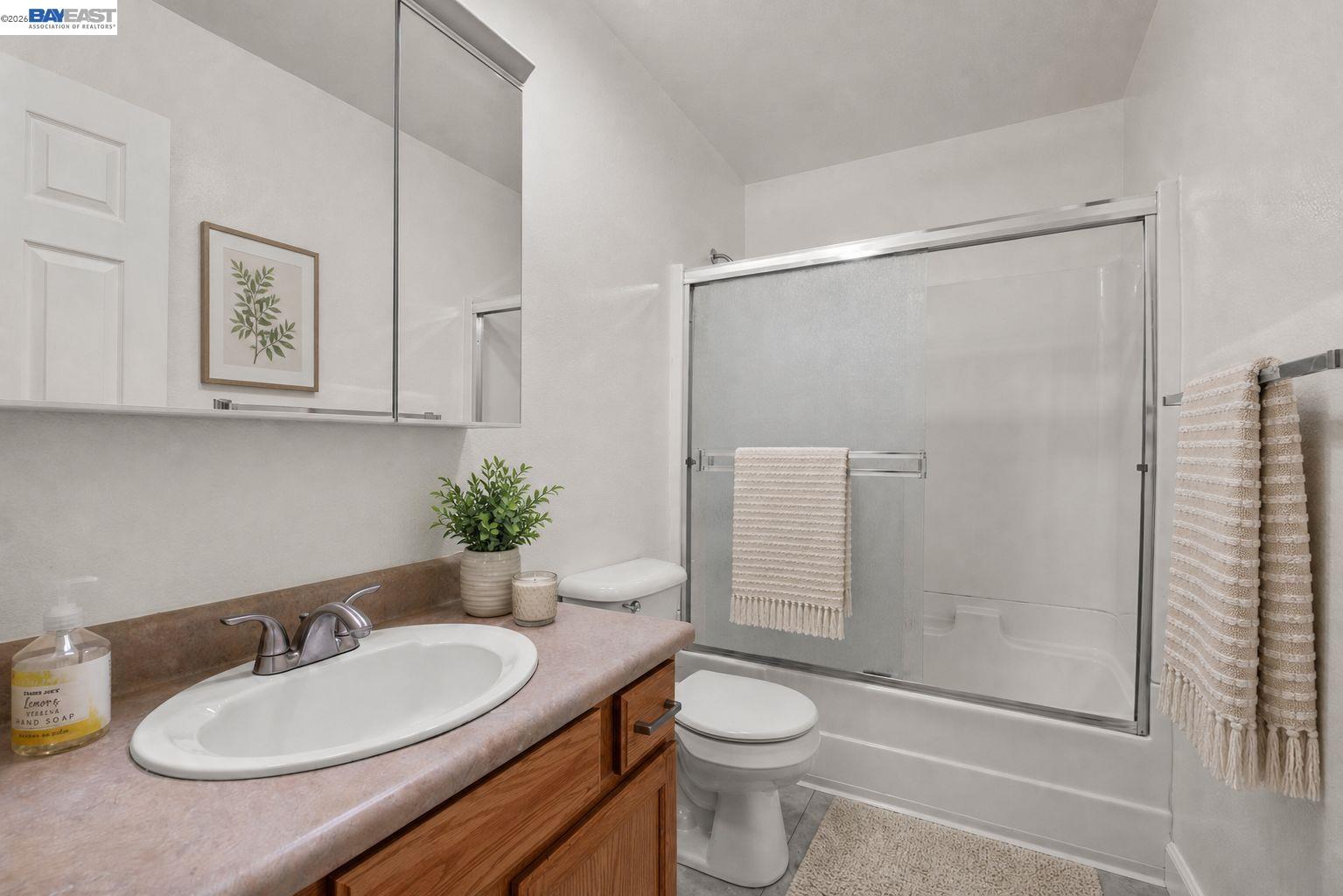 1540 Center Road, Unit 381 Novato, CA 94947 - Photo 9 of 17 Gallery Image 9