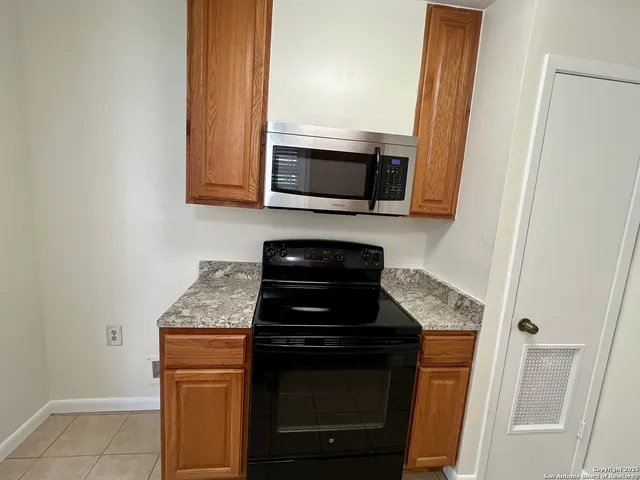 a close view of sink and tap