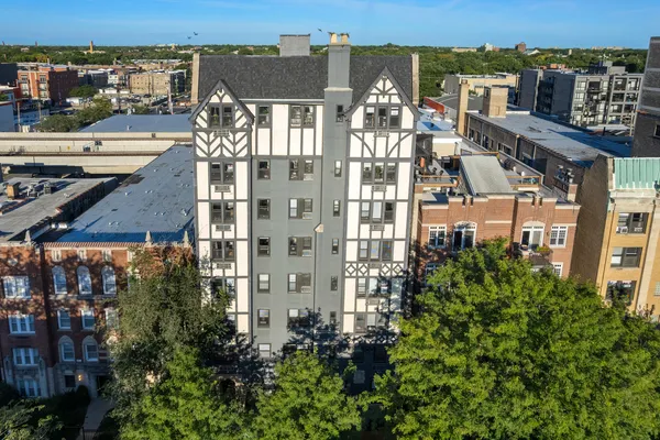 $1,198 | 5718 North Winthrop Avenue, Unit 205, Chicago, IL 60660