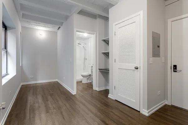 $1,198 | 5718 North Winthrop Avenue, Unit 205, Chicago, IL 60660