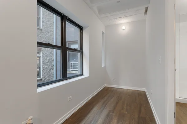 $1,198 | 5718 North Winthrop Avenue, Unit 205, Chicago, IL 60660