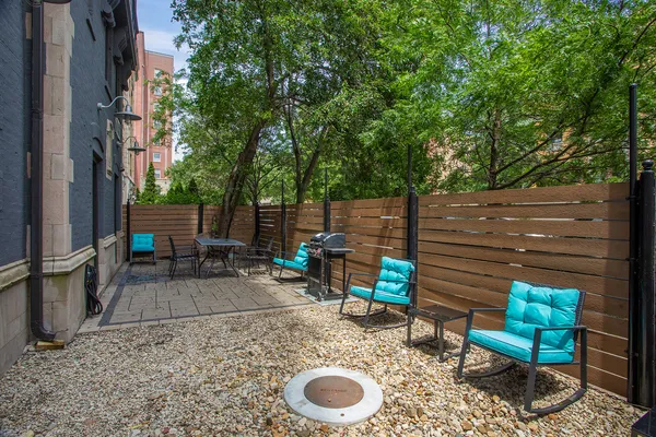 $1,198 | 5718 North Winthrop Avenue, Unit 205, Chicago, IL 60660