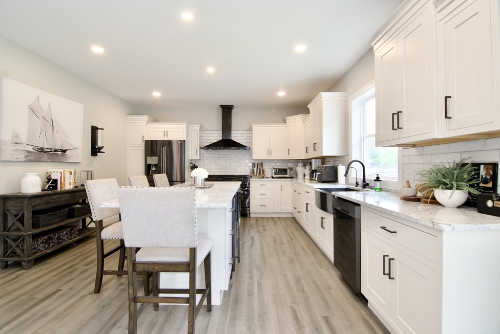 103 Oak Hollow Road Springfield, MA 01128 - Photo 15 of 42