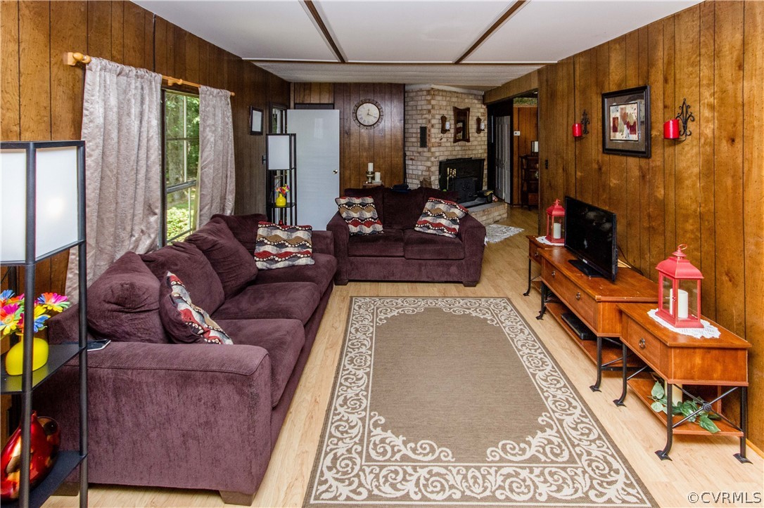 19059 Stokes Road Yale, VA 23897 - Photo 41 of 50 Living room inside second home