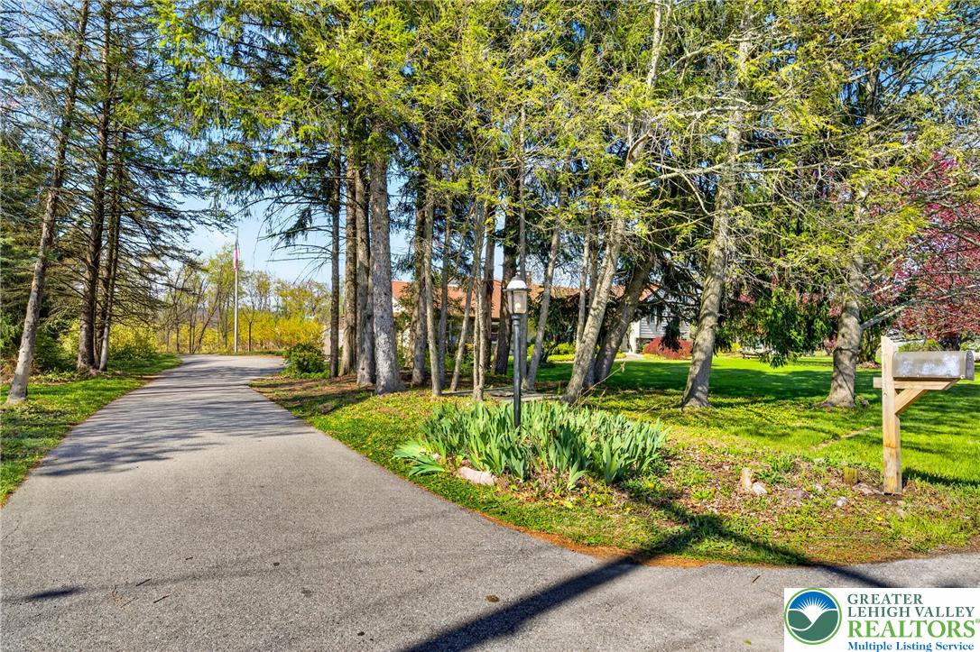 976 Ridge Road Bangor, PA 18013 - Photo 3 of 77 Gallery Image 3