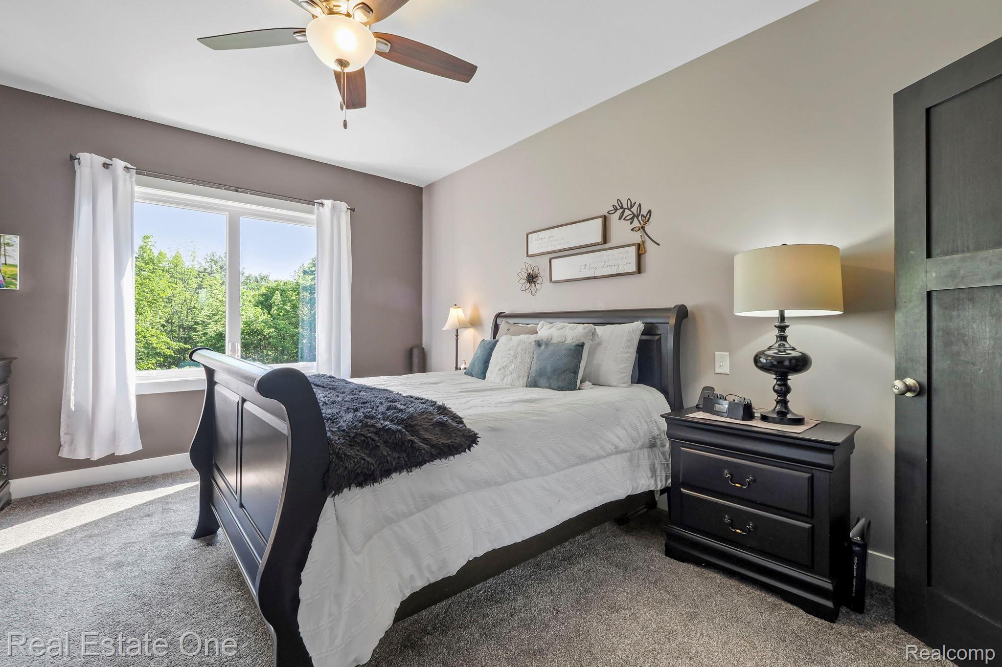 802 West Potter Road Traverse City, MI 49696 - Photo 37 of 83 44-web-or-mls-R1017773.JPG