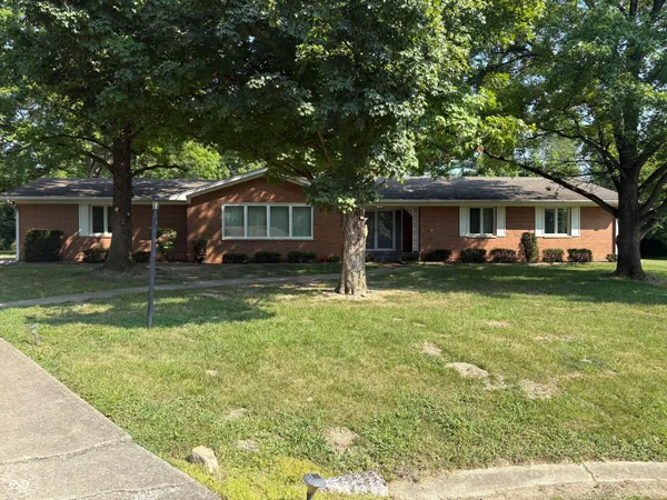 $425,000 | 8836 Westminster Court, Indianapolis, IN 46256