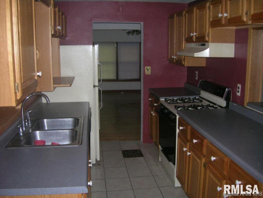 6 Hickory Barrows Alpha, IL 61413 - Photo 3 of 13 Gallery Image 3