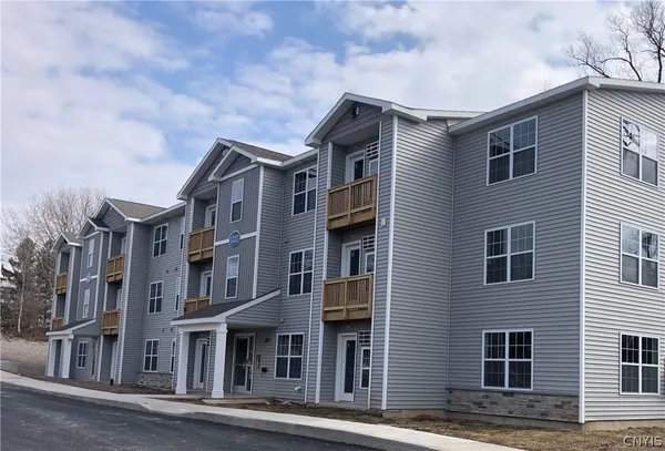 $1,400 | 1217 Tulip Street, Unit 125, Salina, NY 13090