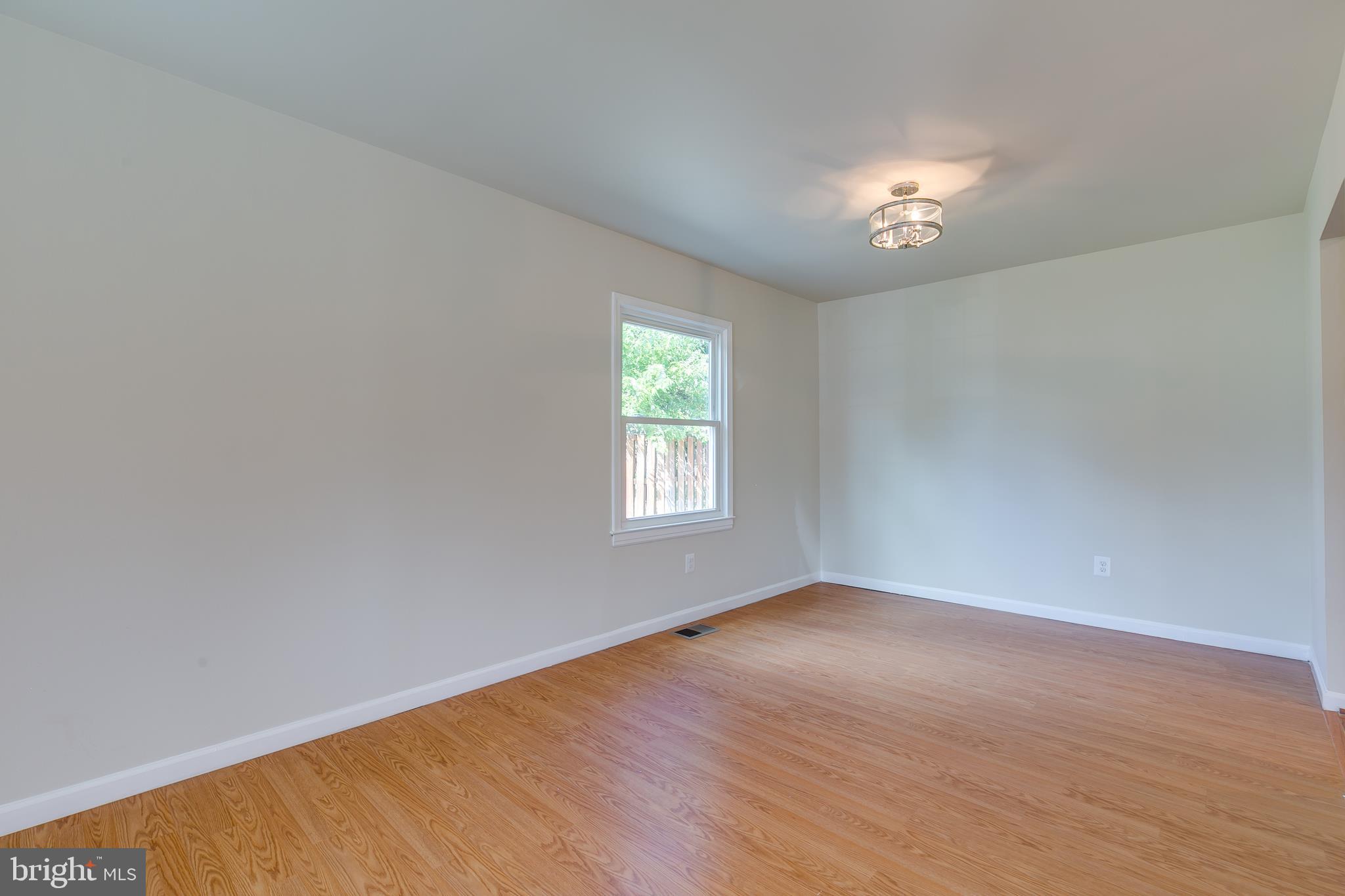720 North York Road Sterling, VA 20164 - Photo 22 of 41 Gallery Image 22