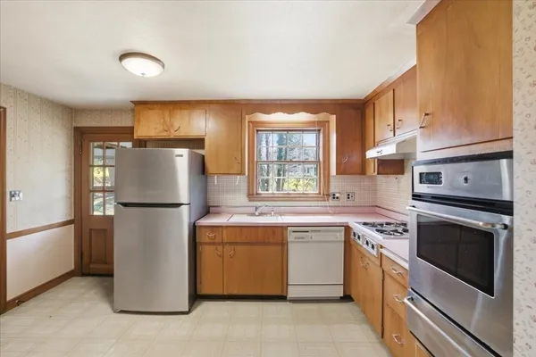 $575,000 | 77 Booth Road, Dedham, MA 02026