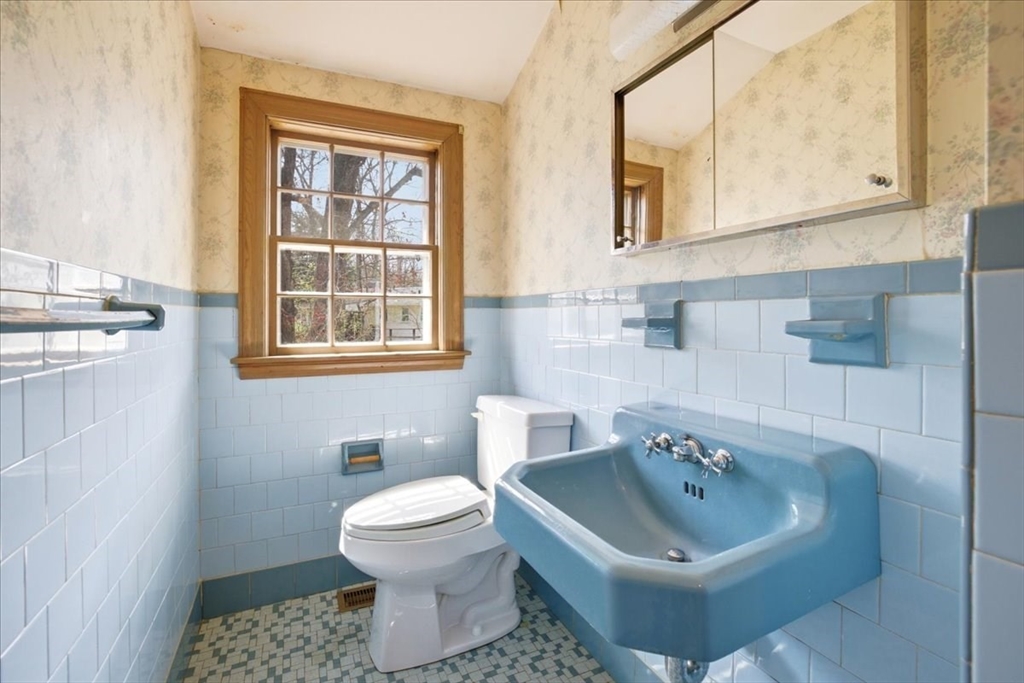 77 Booth Road Dedham, MA 02026 - Photo 18 of 40