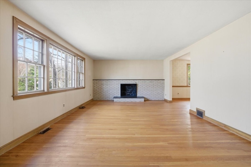 77 Booth Road Dedham, MA 02026 - Photo 8 of 40