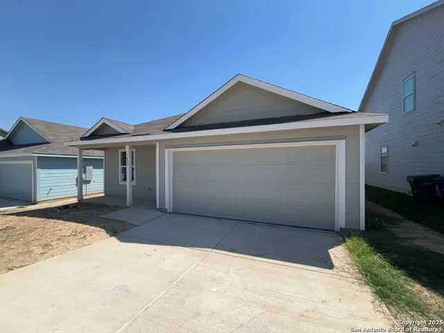 $1,425 | 3402 Gingham Point, Converse, TX 78109