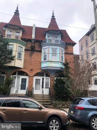 $1,050 | 406 South 45th Street, Unit 2R, Philadelphia, PA 19104