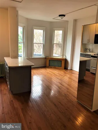 $1,050 | 406 South 45th Street, Unit 2R, Philadelphia, PA 19104