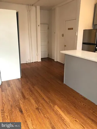 $1,050 | 406 South 45th Street, Unit 2R, Philadelphia, PA 19104